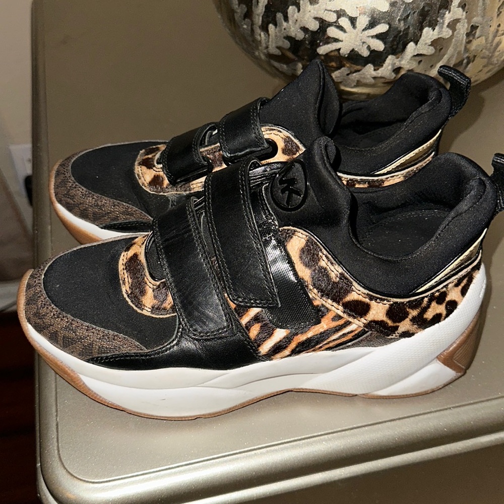 Michael kors sneakers size 6